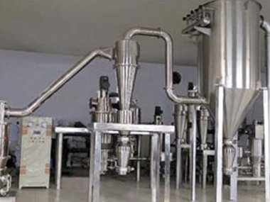 及洗礦作業中的脫泥、脫水等作業；礦石粉碎機可廣氣流粉碎機泛運用于礦山、冶煉、建材、公路、鐵路、水利和化學工業等眾多部門